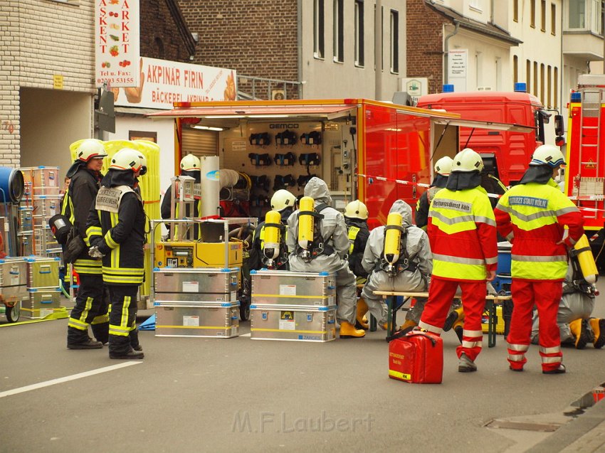 Weisses Pulver im Buero gefunden Koeln Porz Mitte Hauptstr P235.JPG